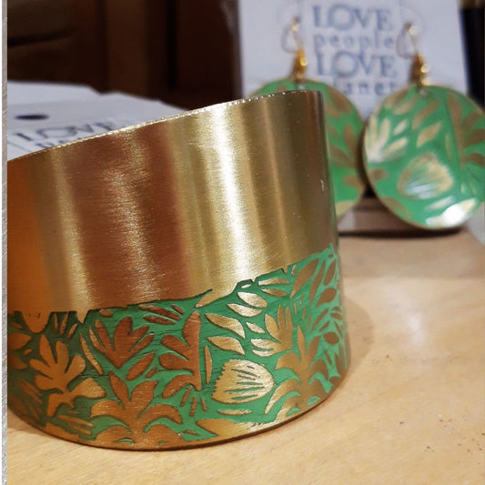 Bracciale Tarassaco ottone inciso decorato verde a mano OnEarth Altromercato