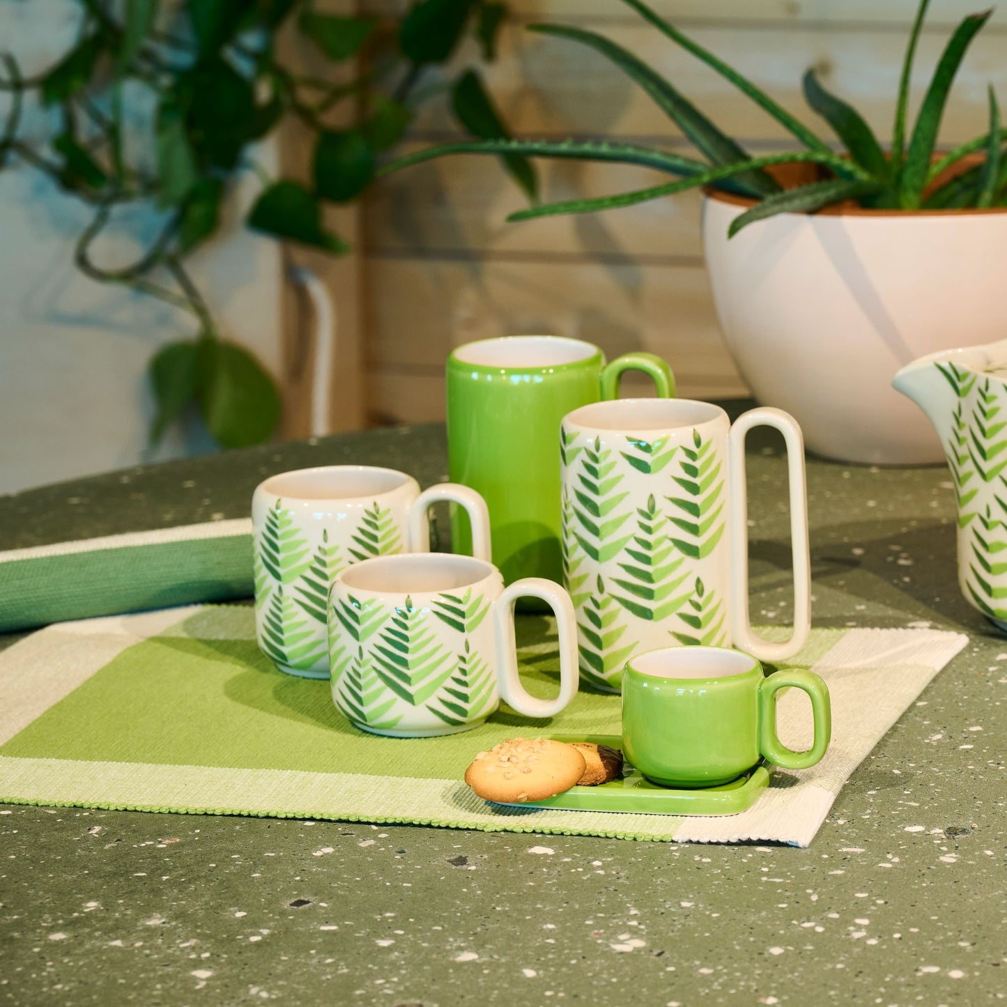 MUG ALTA FOGLIE VERDI IN CERAMICA | COD 6103