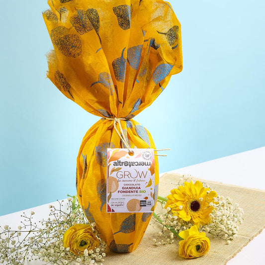 Uovo di Pasqua Grow al cioccolato di gianduia con granella di nocciole bio Altromercato