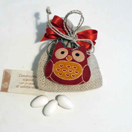 bomboniera solidale cresima e laurea con gufetto portachiavi, prodotti del commercio equo e solidale