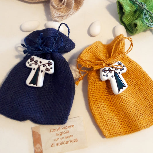 croce Tau con ulivo decorazione sacchettini portaconfetti bomboniere solidali Equomercato