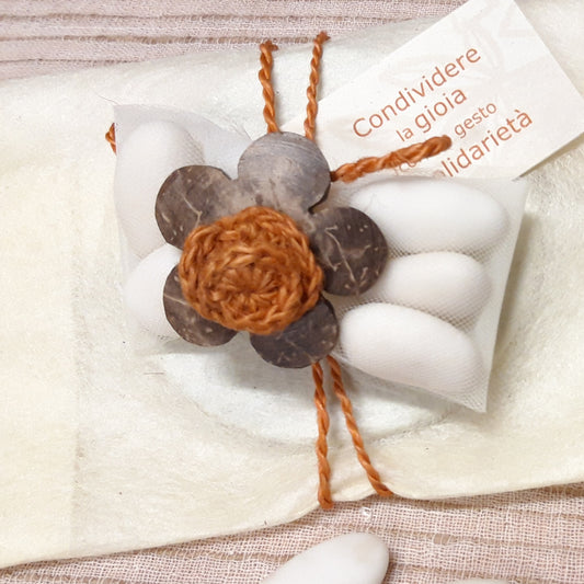 bomboniera solidale con sottobicchiere in pietra saponaria finemente lavorato in Kenya