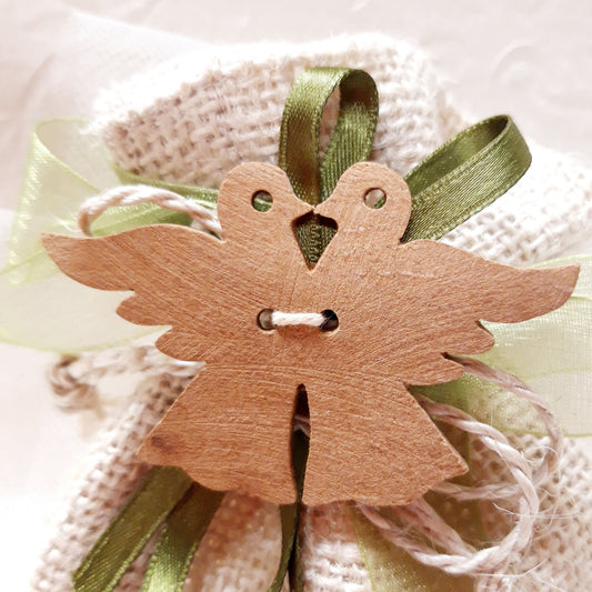 BOMBONIERA SOLIDALE COLOMBINE IN LEGNO DI CANNELLA | COD. A16