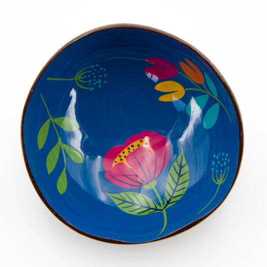 Interno ciotola in guscio di cocco con decorazione camelia color blu. un regalo solidale