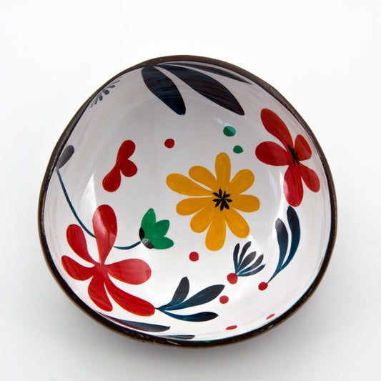 Interno della ciotola in cocco con decorazione primavera Fatto a mano da artigiani vietnamiti