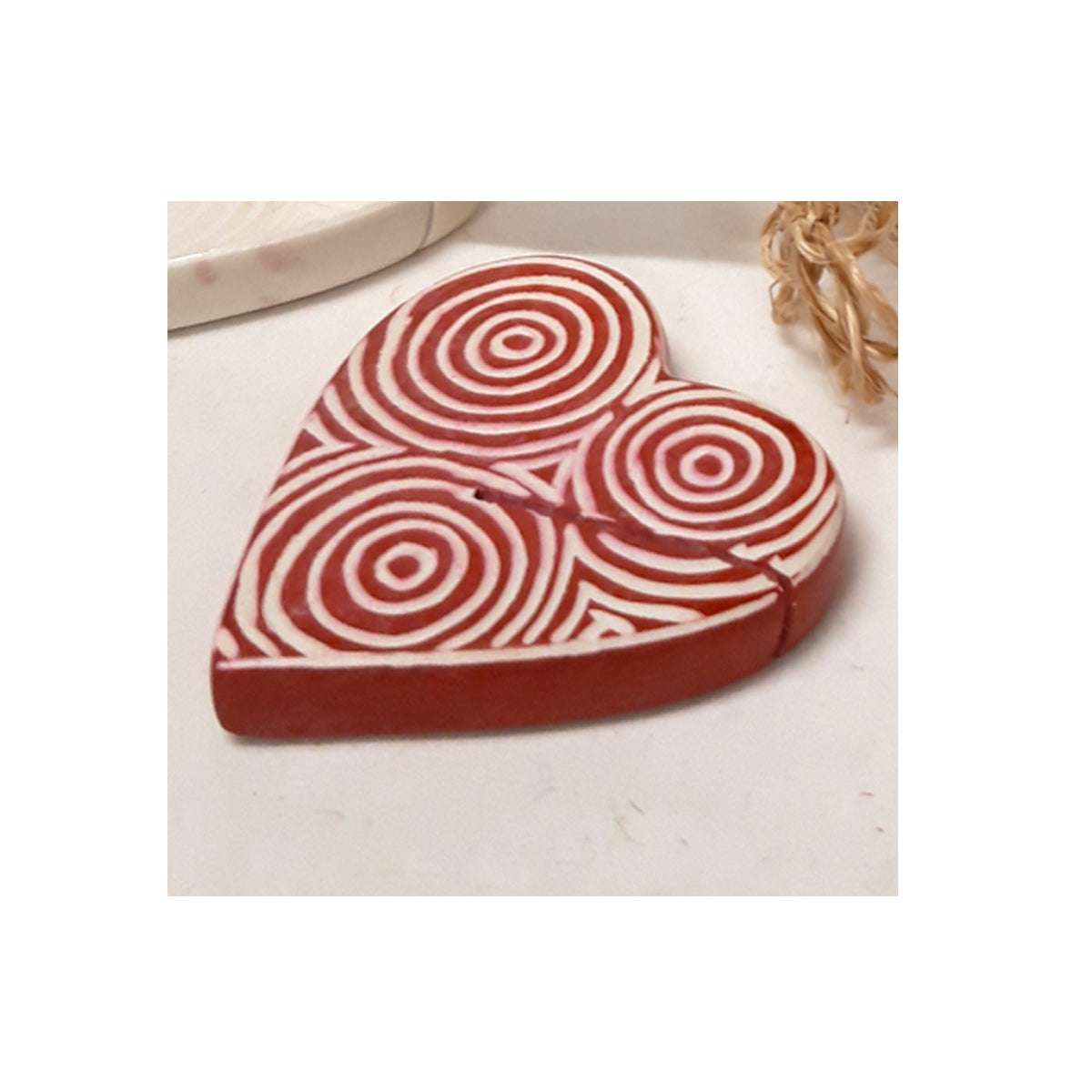 CUORE PORTAFOTO SPIRALI ROSSO PIETRA SAPONARIA | COD 2983