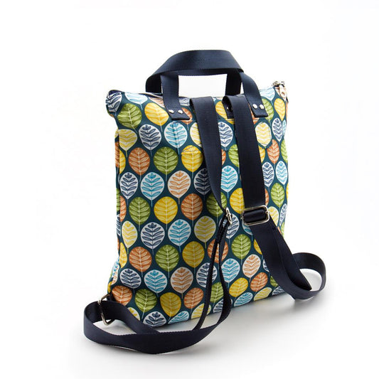 Dettaglio retro stampa foglie multicolore zaino Craftbeauty Vietnam