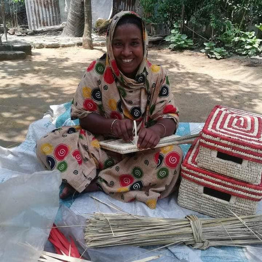 Cesti equosolidali fatti a mano dalle donne di BaSE in Bangladesh