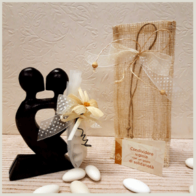 bomboniera-solidale-matrimonio-statuina-in-legno