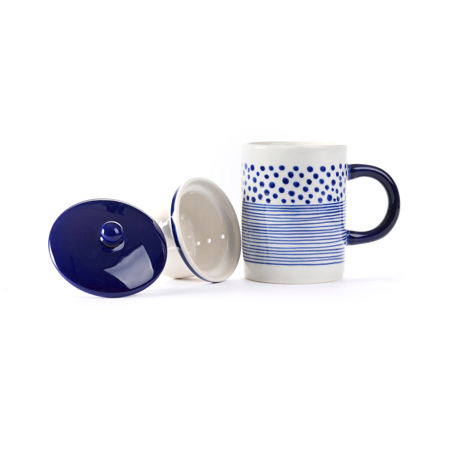 particolari della Tisaniera in ceramica con filtro DOT-STRIPES blu – tazza per tisana artigianale equosolidale