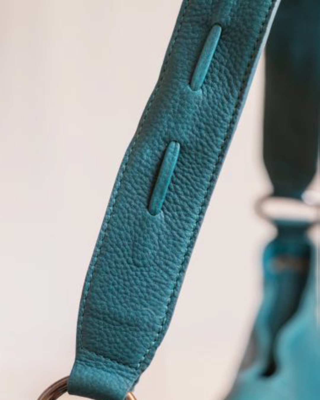 prticolare tracolla Borsa Saint Malo in pelle verde | collezione OnEarth