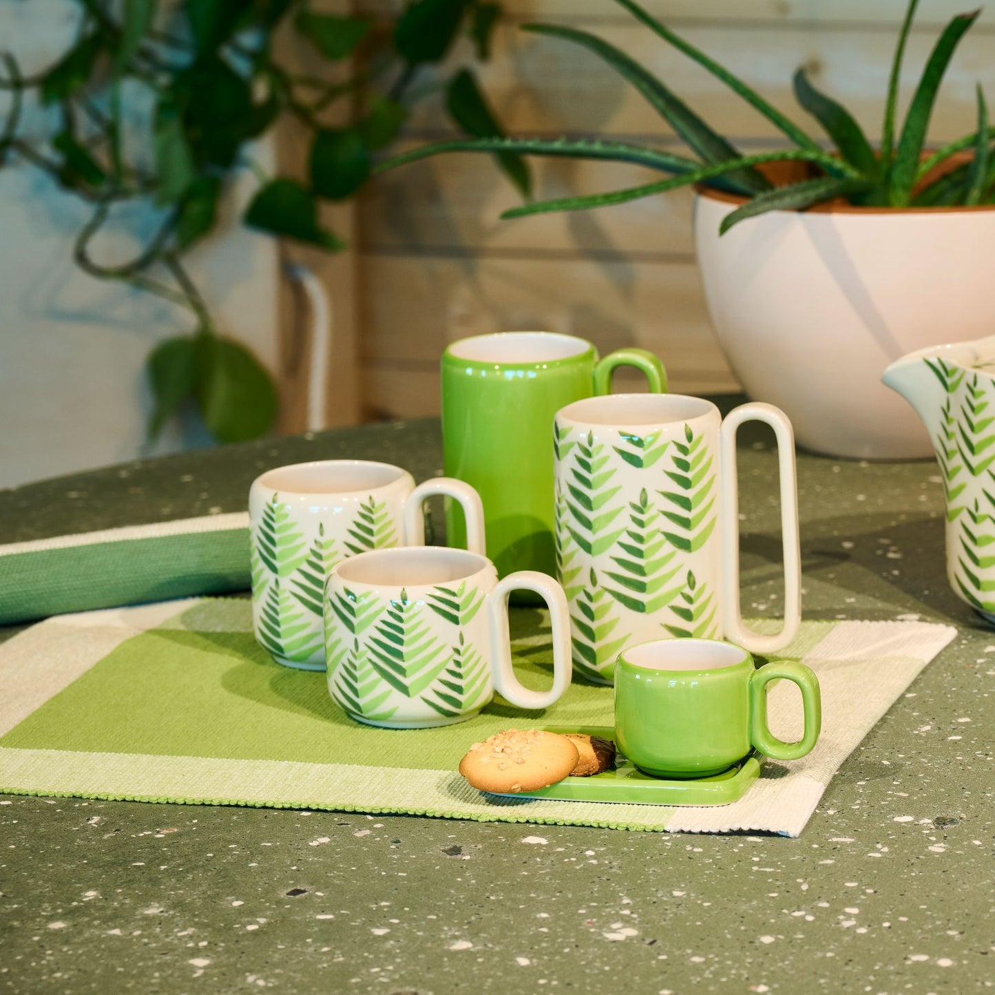 MUG ALTA FOGLIE VERDI IN CERAMICA  | COD: 6103