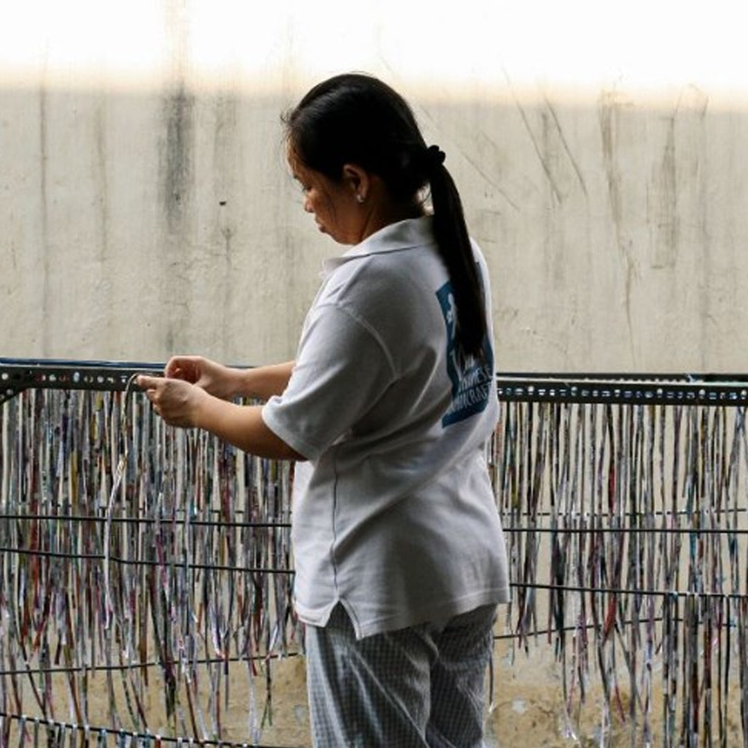 BOMBONIERA SOLIDALE SCATOLINA CON COLOMBINE IN LEGNO DI CANNELLA | COD. D24
