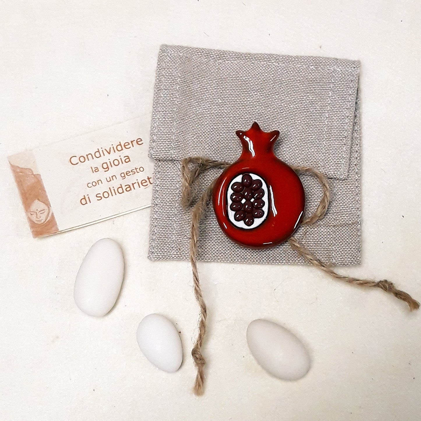 BOMBONIERA CON SPILLA IN CERAMICA SMALTATA  | COD C06