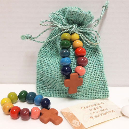 Bomboniera solidale per comunione e cresima con decina rosario in ceramica smaltata con i colori della pace
