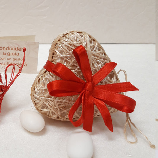 boboniera solidale cuore in abaca naturale per mtrimonio, battesimo, comunione