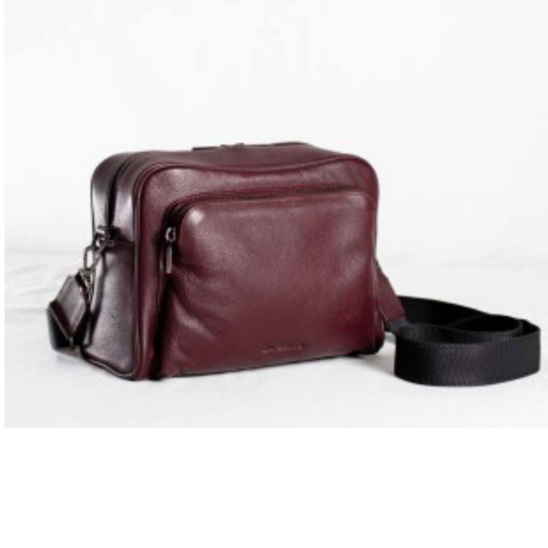 Borsa tracolla  in pelle Gressan color prugna | Colezione OnEarth