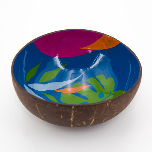 Ciotola Monstera verde di guscio di cocco decorata a mano da Craft Link Vietnam. per un regalo veramente solidale