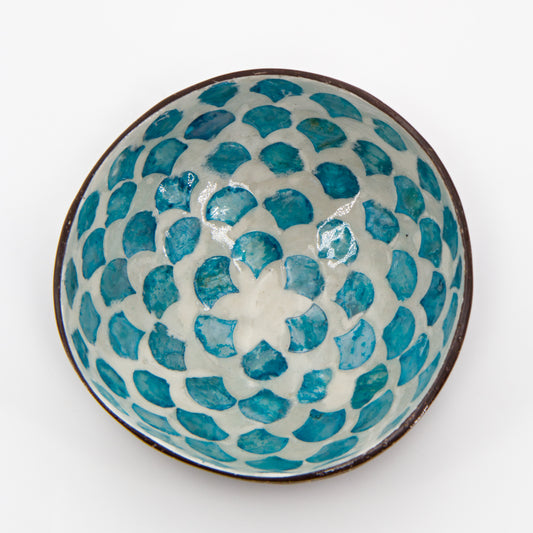 ciotola in cocco con decorazione manuale mosaico blu