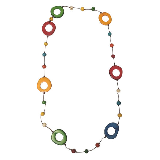 collana in semi di acai e anelli in tagua, bijoux solidale dalla Colombia