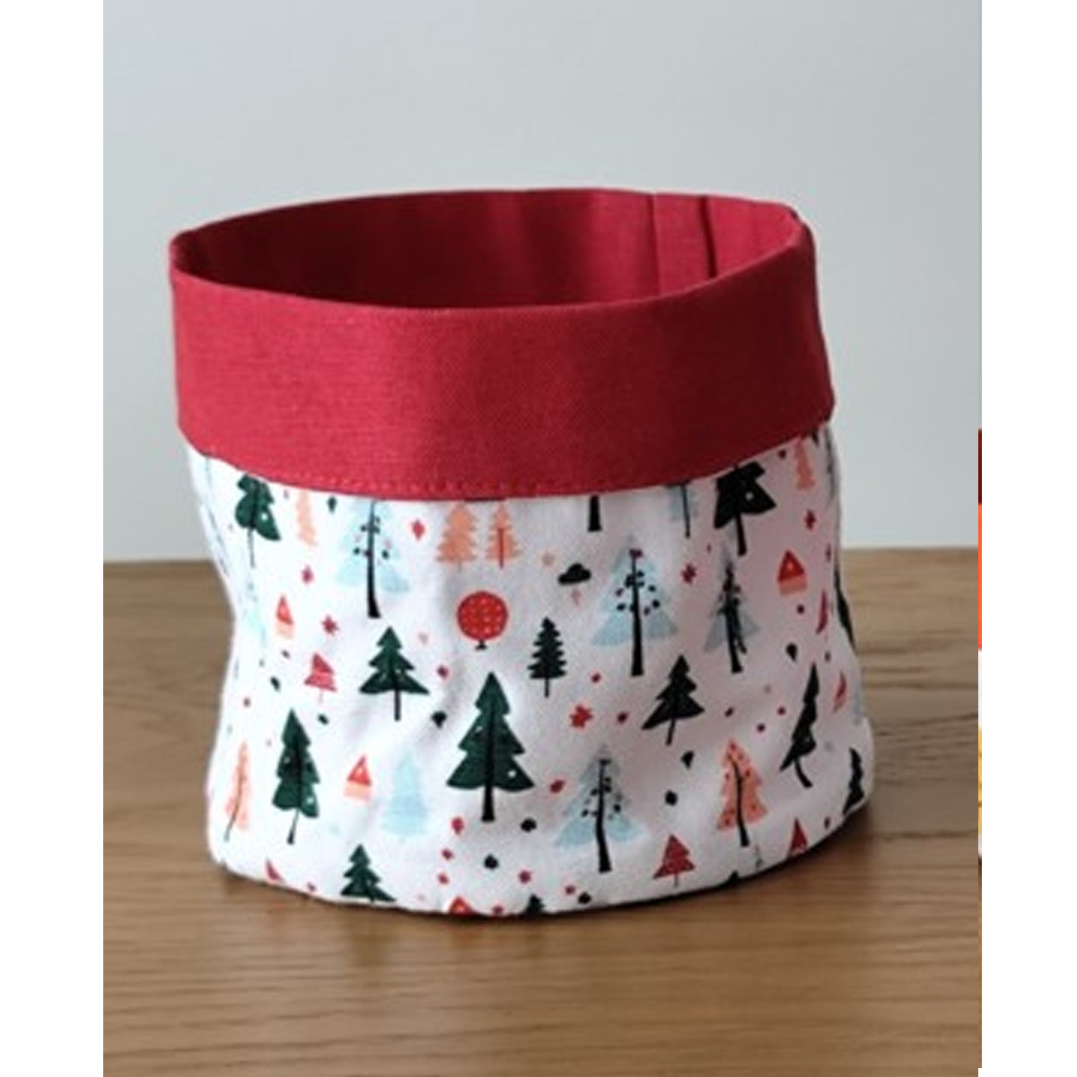 portapane in cotone Fair Gift con stampa natalizia alberi – vista frontale