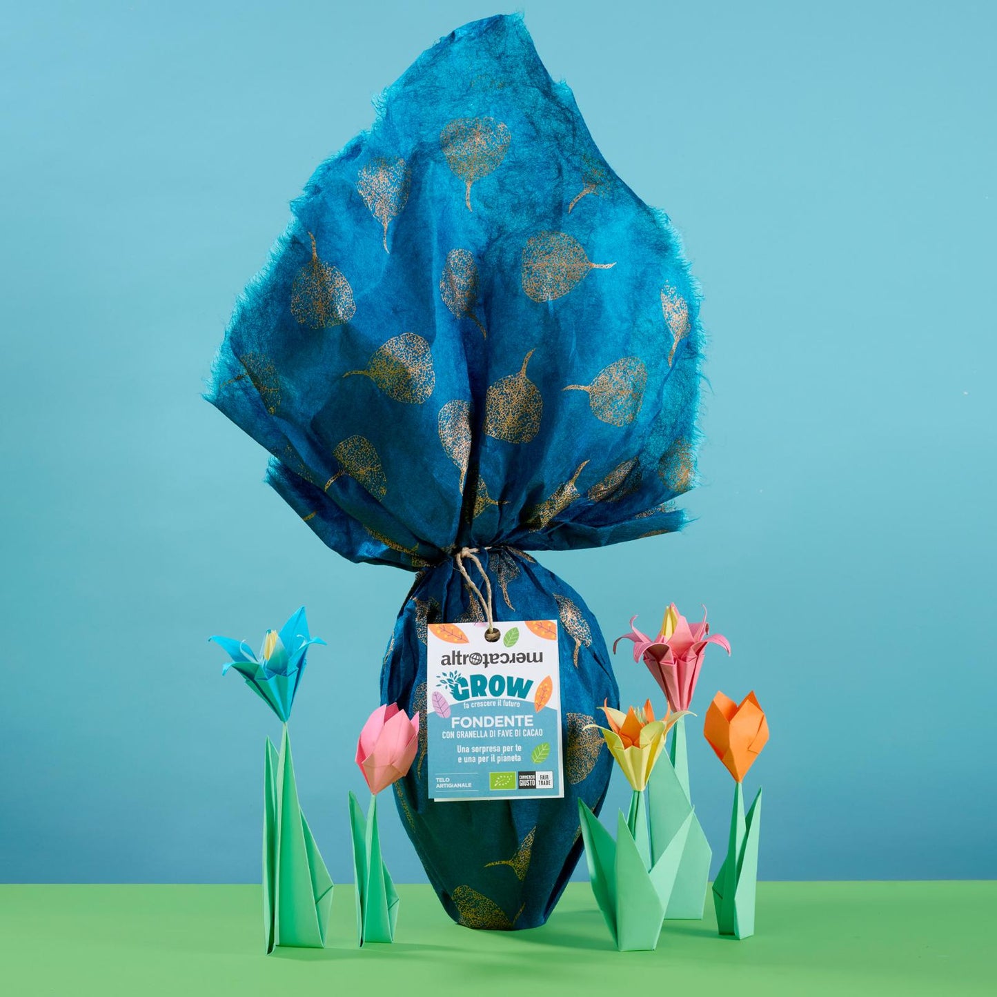 uovo di Pasqua Grow con cioccolato fondente biologico e fave di cacao Altromercato