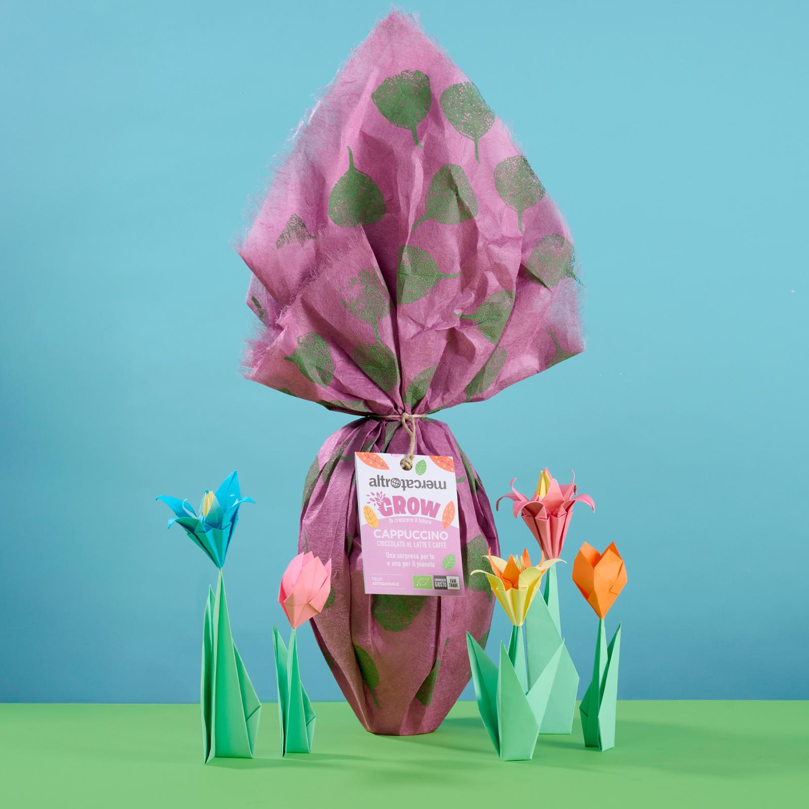 Uovo di Pasqua Grow con cioccolato e capuccino biologico Altromercato  confezionato in carta seta