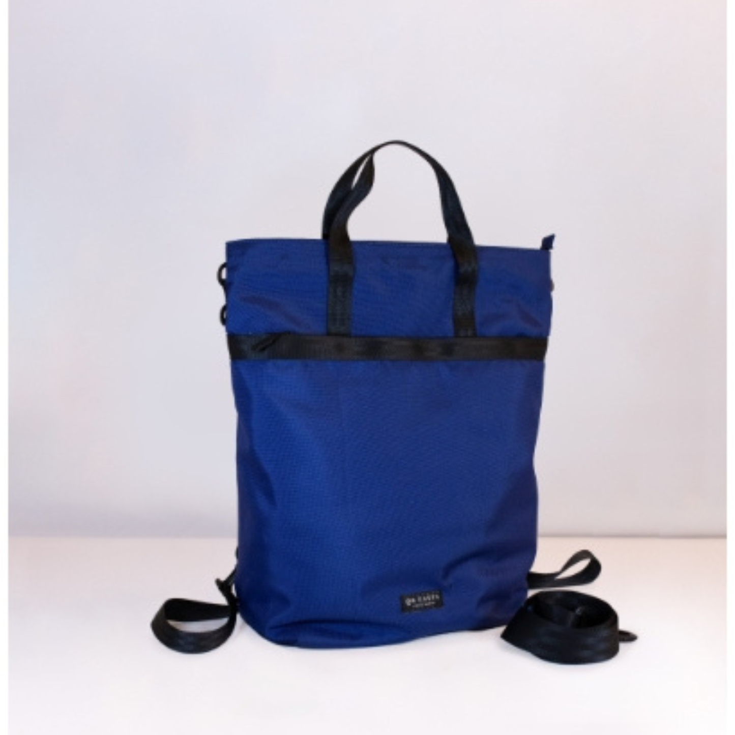 Zaino Gigi blu in RPET materiale di riciclo della collezione OnEarth