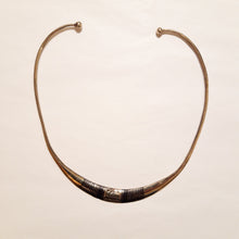 Carica l&#39;immagine nel visualizzatore di Gallery, collana-girocollo-in-bronzo-fattaamano-tuareg-benin
